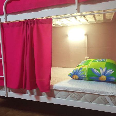 Hostel 777 Vokzal Киев Екстериор снимка