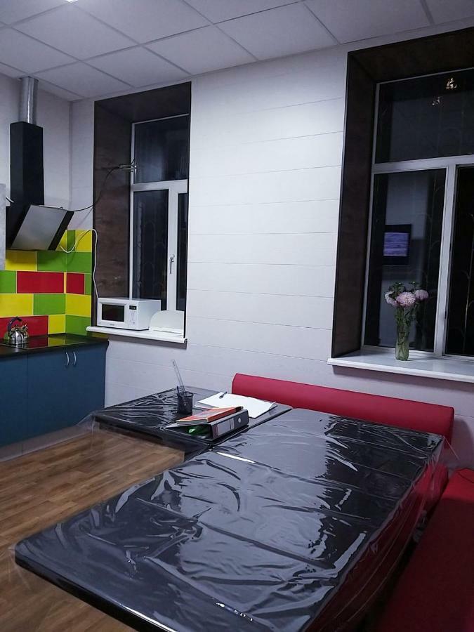 Hostel 777 Vokzal Киев Екстериор снимка